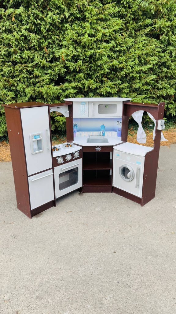 image for Kid’s kitchen set for sale