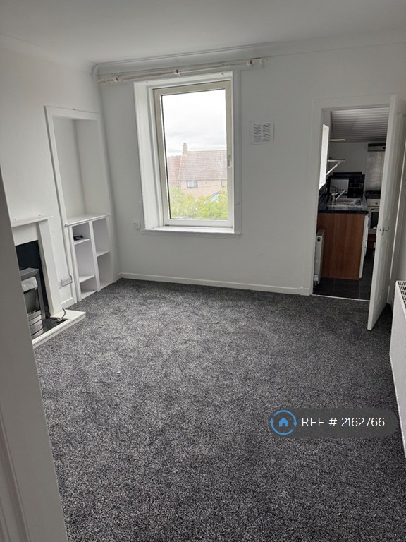 2 bedroom flat in Townhill Road, Dunfermline, KY12 (2 bed) (#2162766)