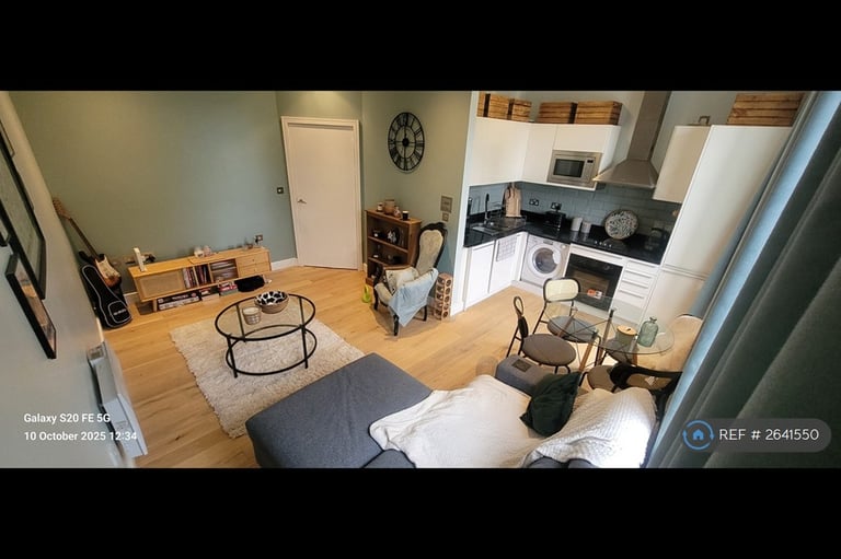 1 bedroom flat in Hayes Road, Sully, Penarth, CF64 (1 bed) (#2641550)