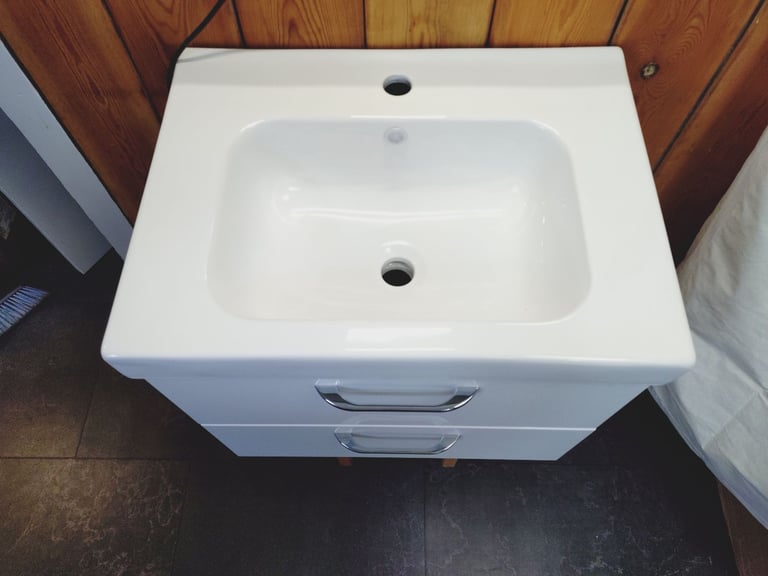 Dansani Luna 60cm Vanity Set inc Porcelain Basin & LED mirror White