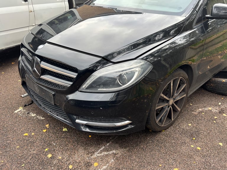 2014 Mercedes b class w246 front end complete 