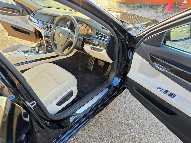 2013 BMW 7 Series 4.4 750Li V8 SE Auto Euro 5 (s/s) 4dr Saloon Petrol Automatic
