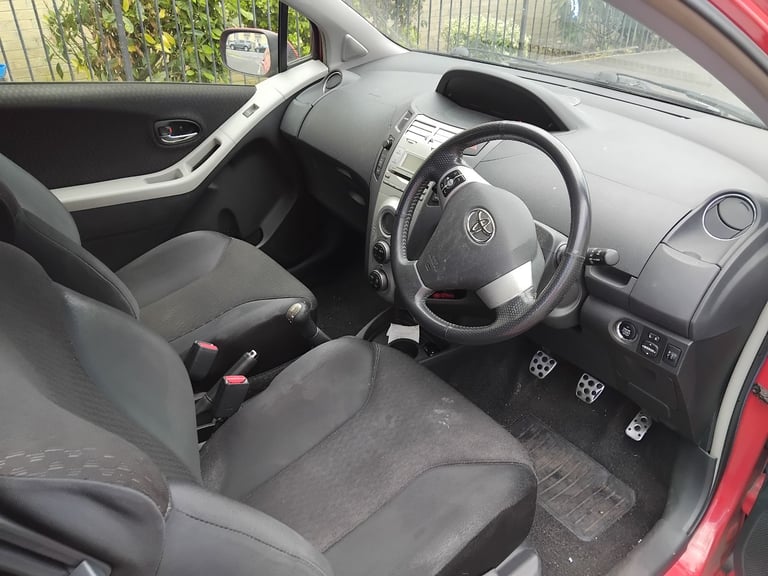 Toyota yaris rs 1.8l petrol 140bhp - Image 5