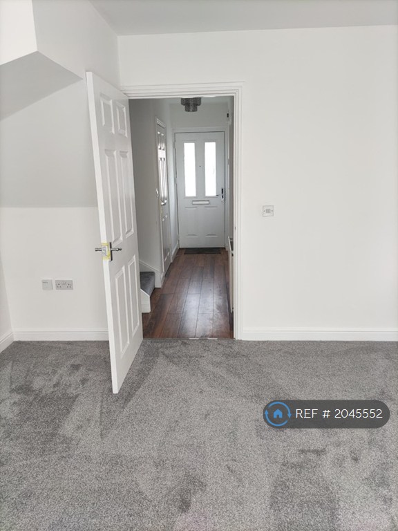 2 bedroom house in Brambling Close, Stowmarket, IP14 (2 bed) (#2045552)