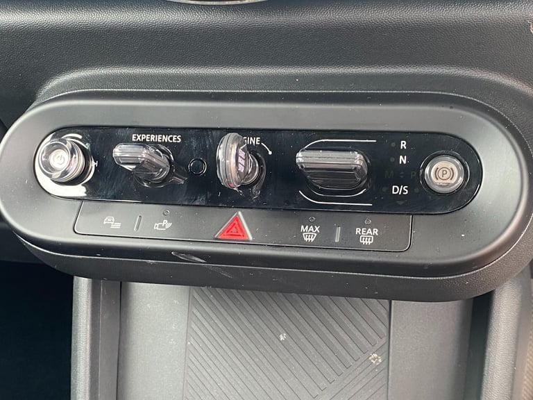 2024 MINI Cooper 1.5 C Sport Auto 3dr - OLED Infotainment Screen &amp; Rear Camera &amp; CarPlay ...