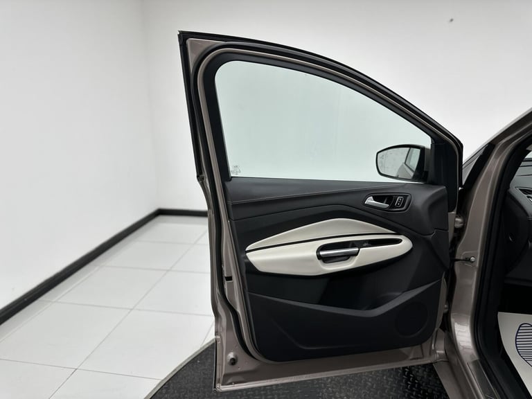 2019 Ford Kuga 2.0 TDCi 180 5dr Auto HATCHBACK DIESEL Automatic