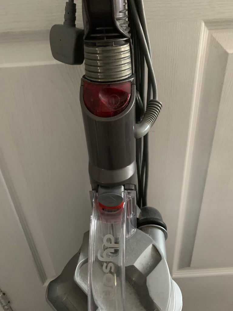 Dyson Vacuum- FOR PARTS