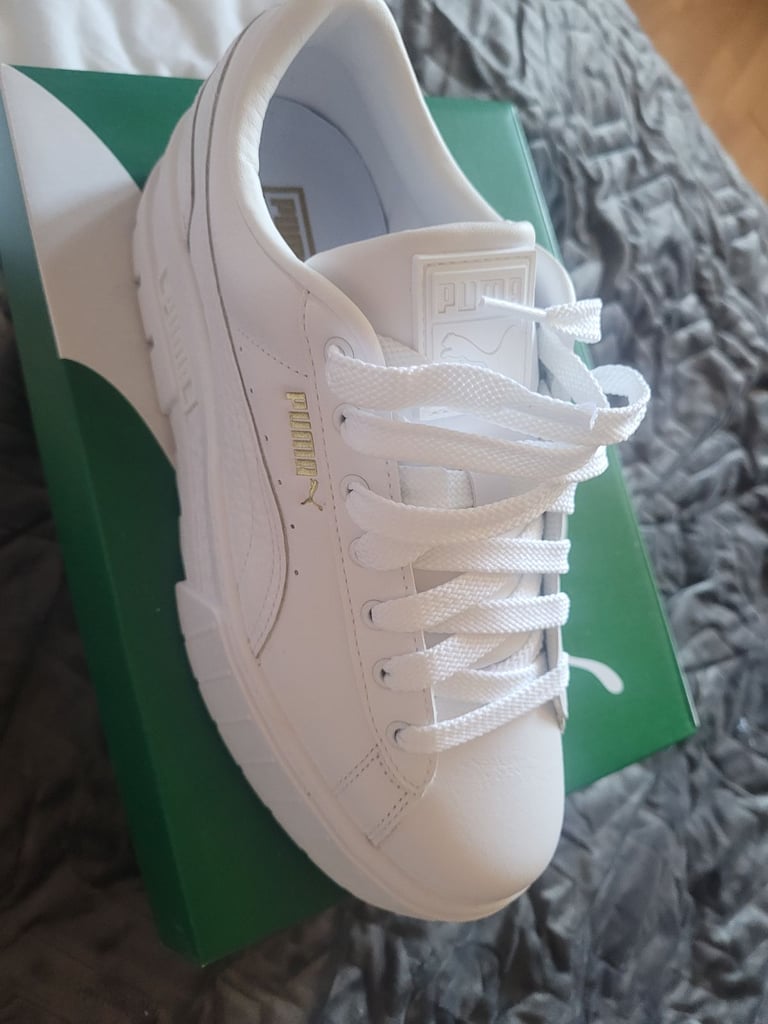 Trainers size 7