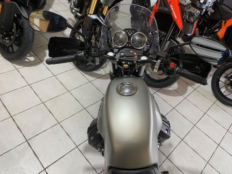 Moto Guzzi V7 Stone 2016