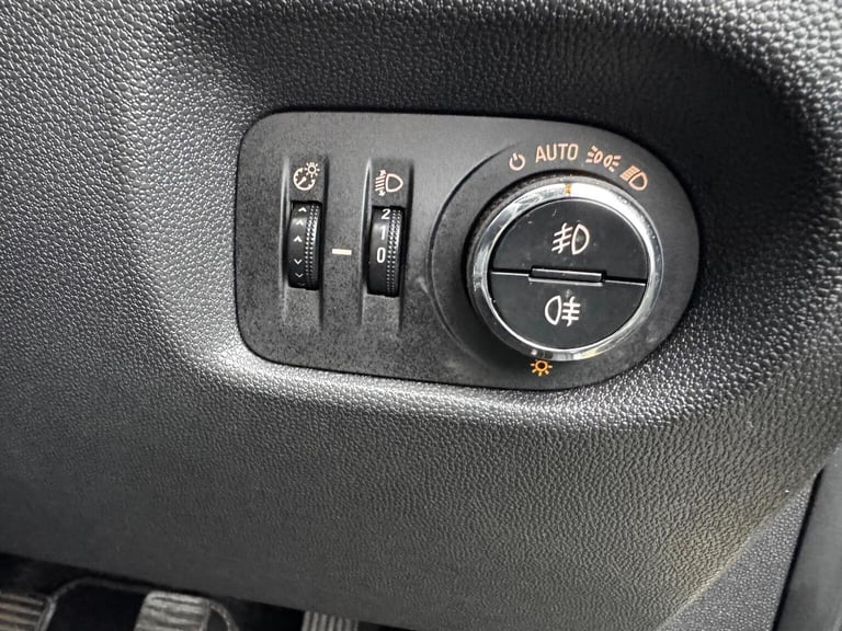 VAUXHALL CORSA 1.2 16V SE Euro 5 5dr 2014