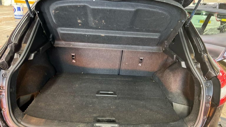 2015 Nissan Qashqai 1.6 dCi n-tec+ SUV 5dr Diesel XTRON 2WD Euro 6 (s/s) (130 ps) HATCHBACK Diese...