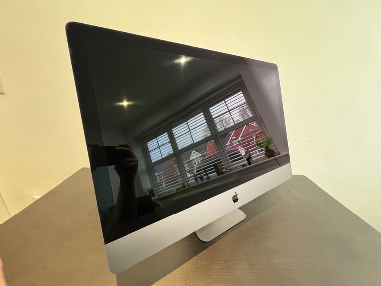 💻 iMac Pro 2017 27” Retina 5K – 8-Core Xeon W, Vega 56, 64GB RAM, 1TB SSD – Near Mint, Boxed ✨