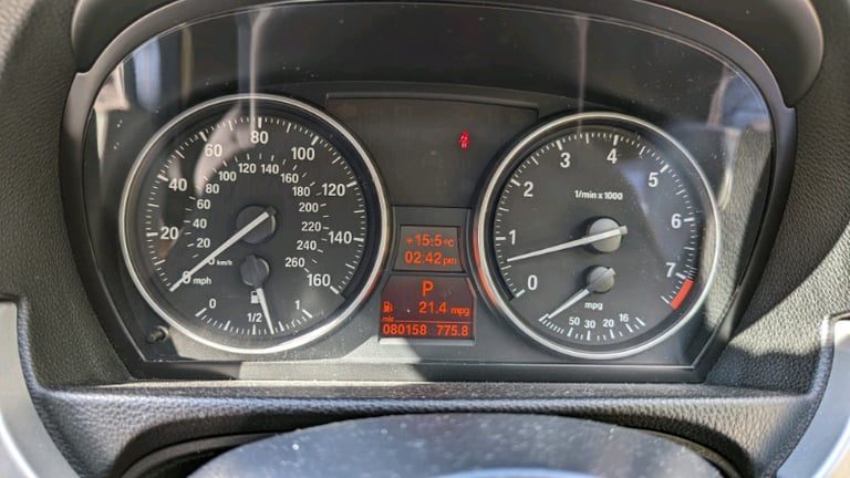 2008 BMW 325i SE Saloon Automatic. Long MOT.