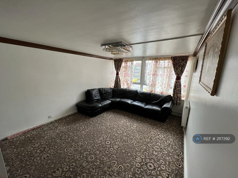 3 bedroom flat in Glebelands Road, Feltham, TW14 (3 bed) (#2117392)