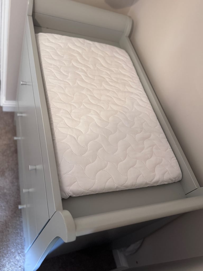 Tutti Bambini Roma Sleigh Cot Bed + Chest of drawers 