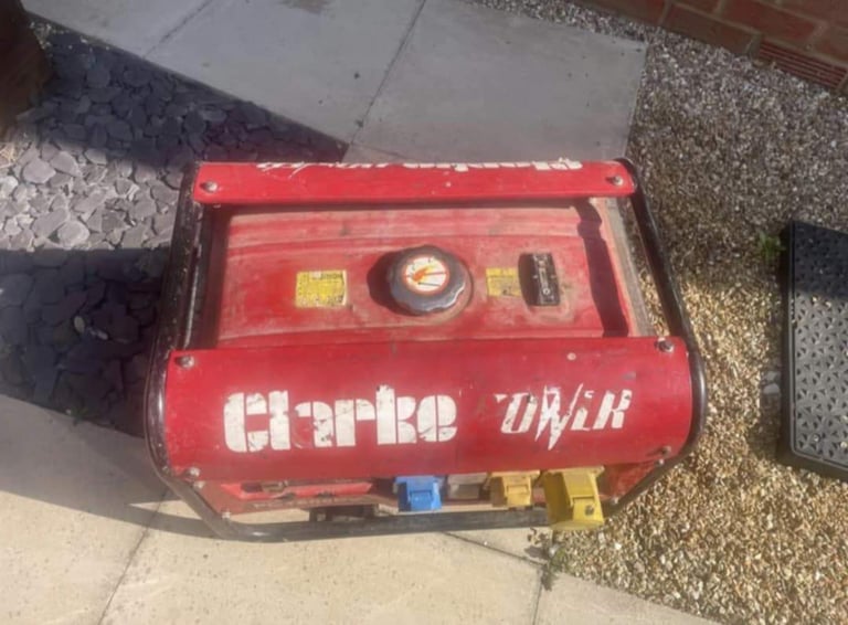 Clarke generator 3kva 7hp