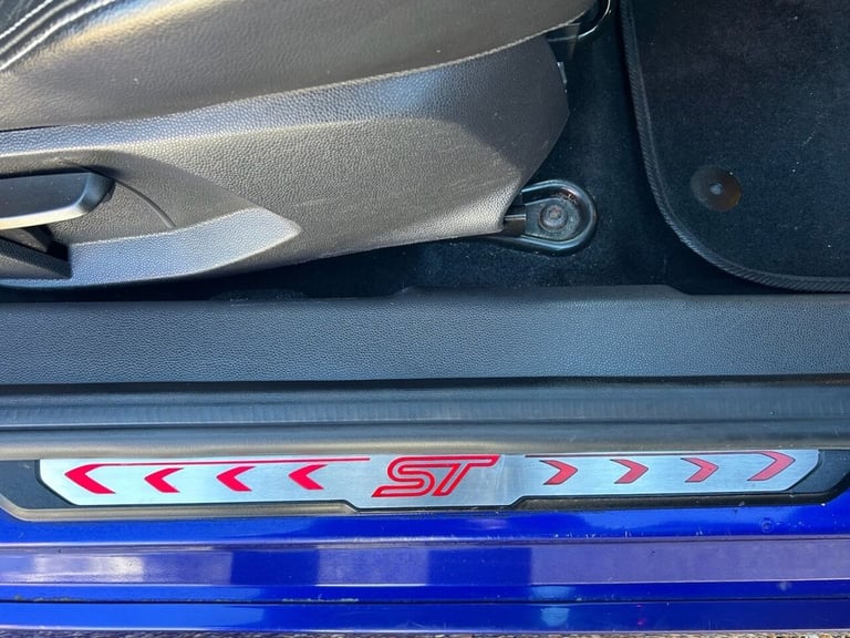 2014 Ford Fiesta 1.6T EcoBoost ST-2 3dr (182 ps) Hatchback Petrol Manual