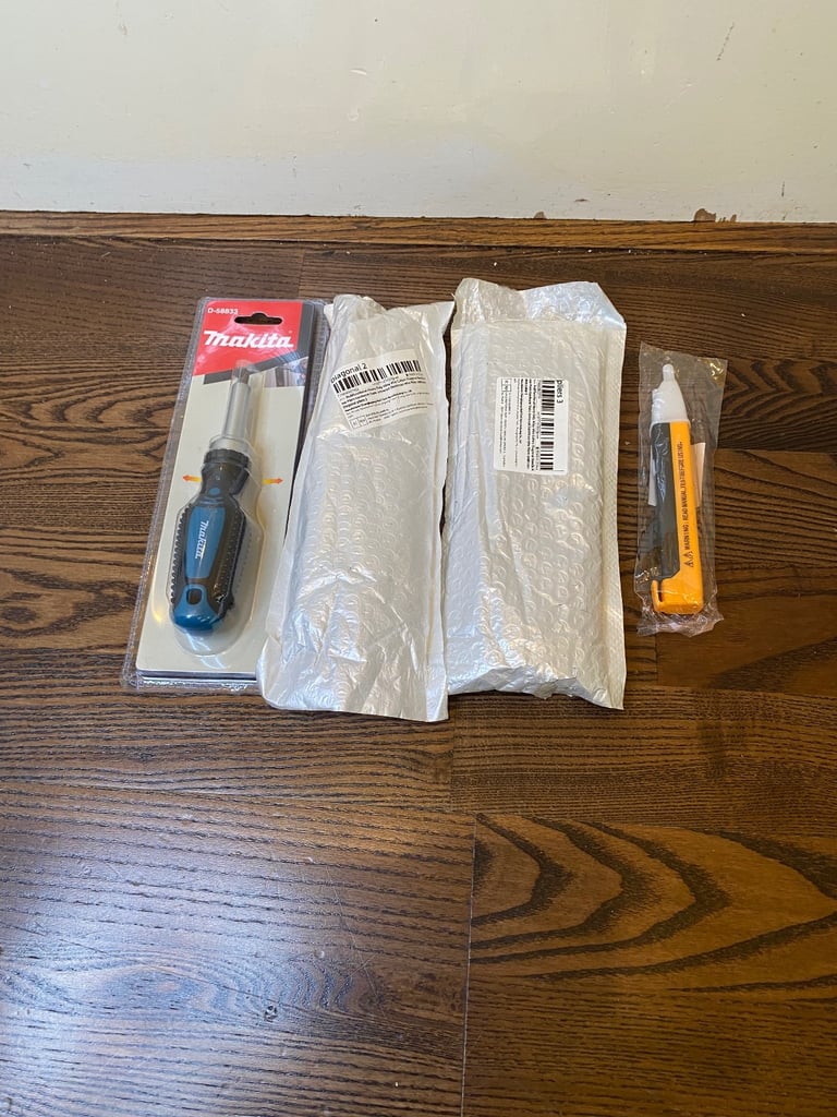 🔧 New Hand Tool Set – Makita Screwdriver + Pliers + Voltage Tester Pen (Metric System)