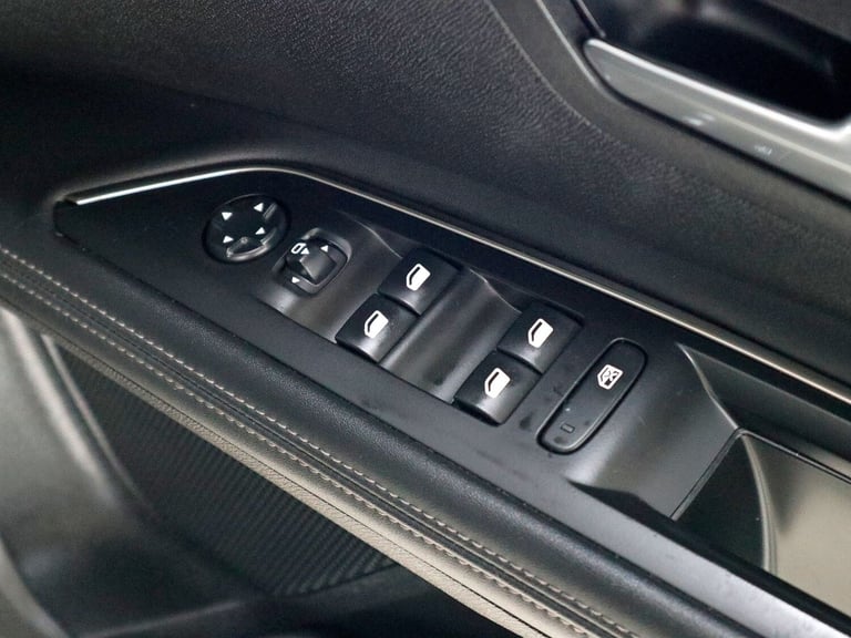 2020 Peugeot 5008 1.2 Allure Puretech 5DR MPV Petrol MPV Petrol Automatic