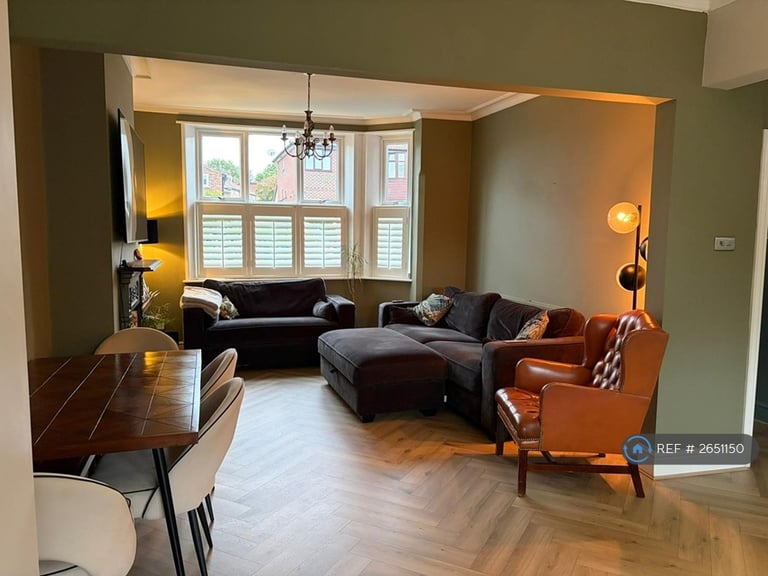 4 bedroom house in Gillbent Road, Cheadle Hulme, Cheadle, SK8 (4 bed) (#2651150)