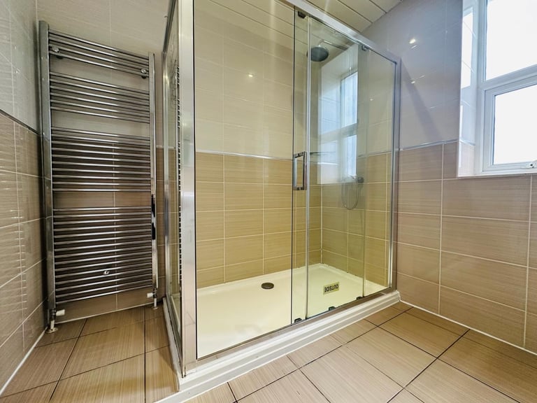 Spacious Double room, Central City, To Rent, Fully Furnished, Bills All Included, PL4