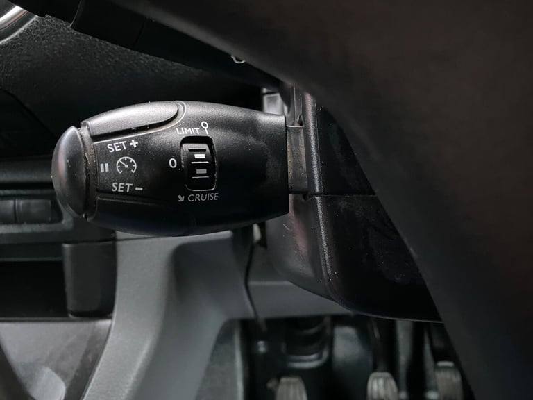 2019 Peugeot Expert 2.0 BlueHDi 1400 Professional Standard Panel Van MWB Euro 6 (s/s) 6dr PANEL V...