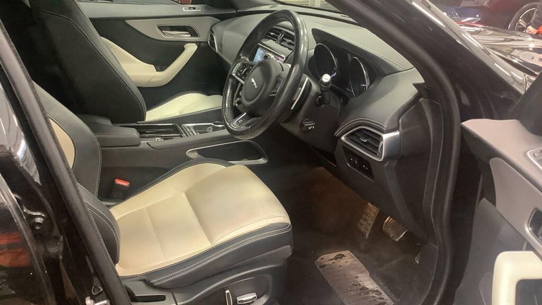  Jaguar F-Pace 2.0 D180 R-Sport Auto AWD Euro 6 (s/s) 5dr Diesel Automatic