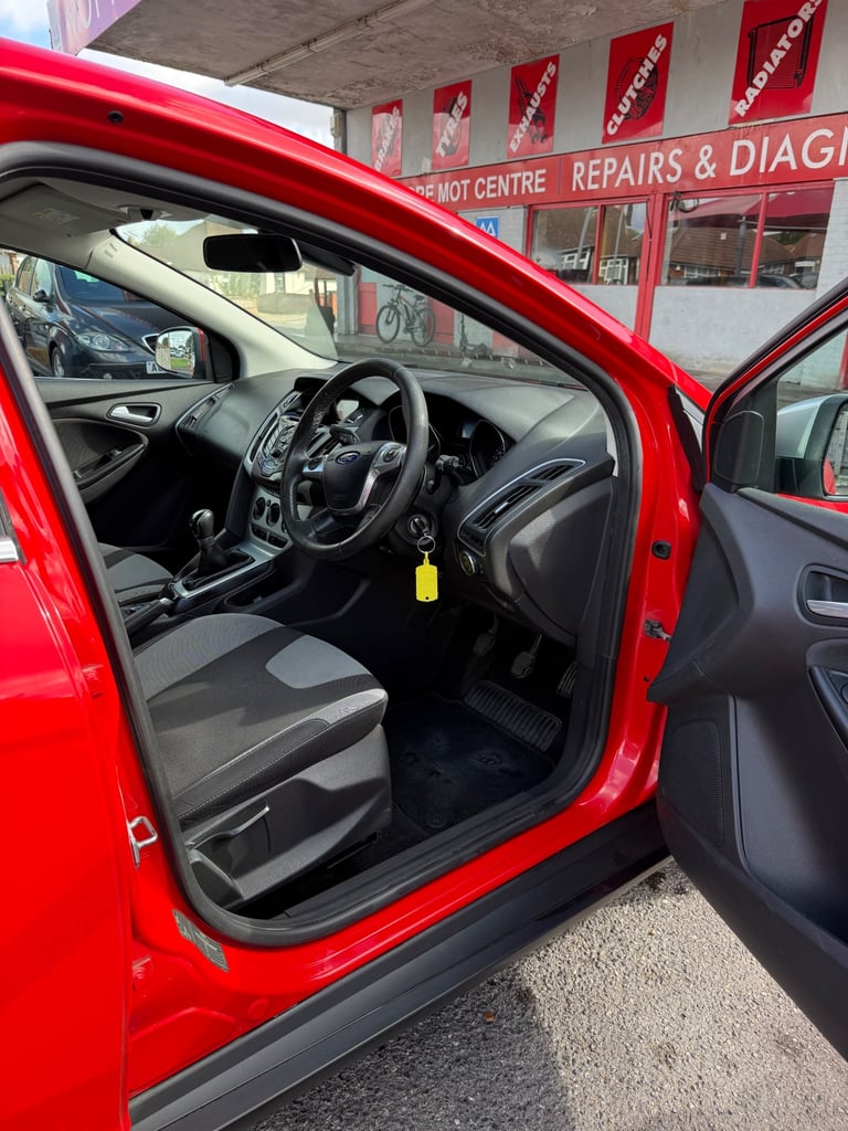 Ford, FOCUS, Hatchback, 2014, Manual, 998 (cc), 5 doors