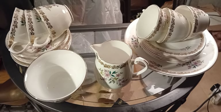 image for Box of assorted crockery.