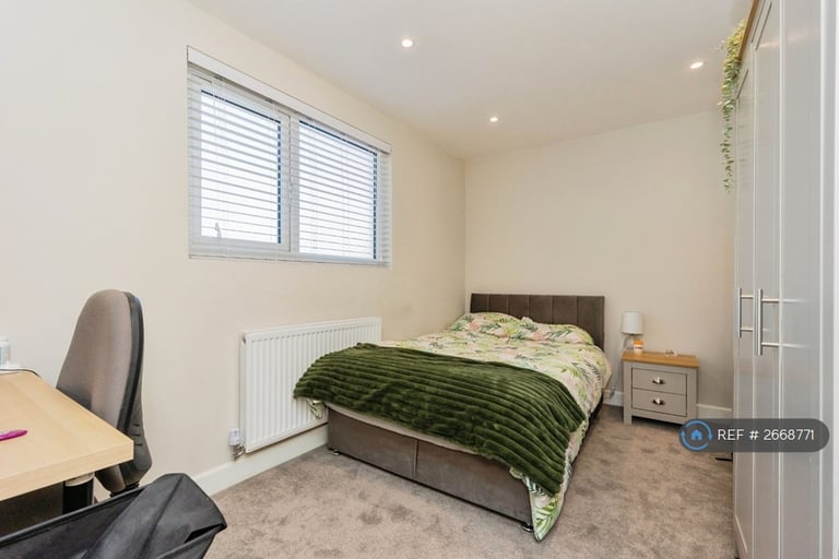6 bedroom house in Braemar Road, Manchester, M14 (6 bed) (#2668771)