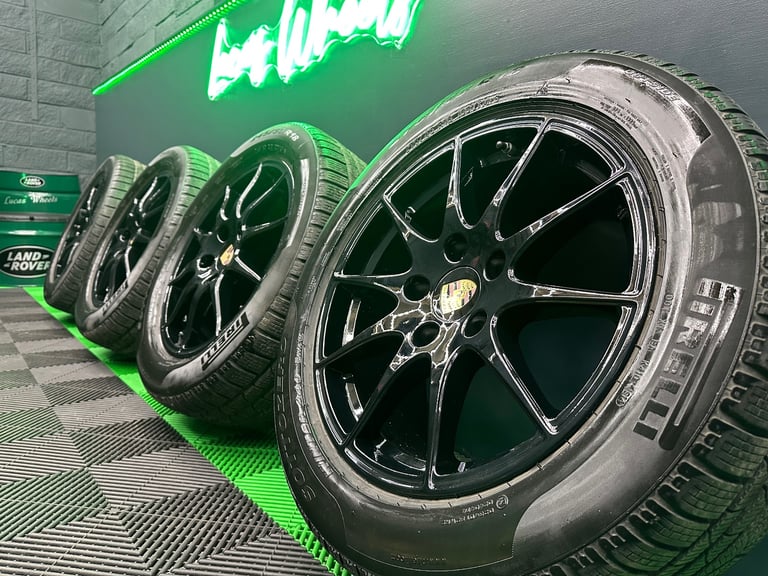 Genuine Porsche Panamera S 970 18 inch Gloss Black Alloy Wheels & all 6mm+ Pirelli Winters!