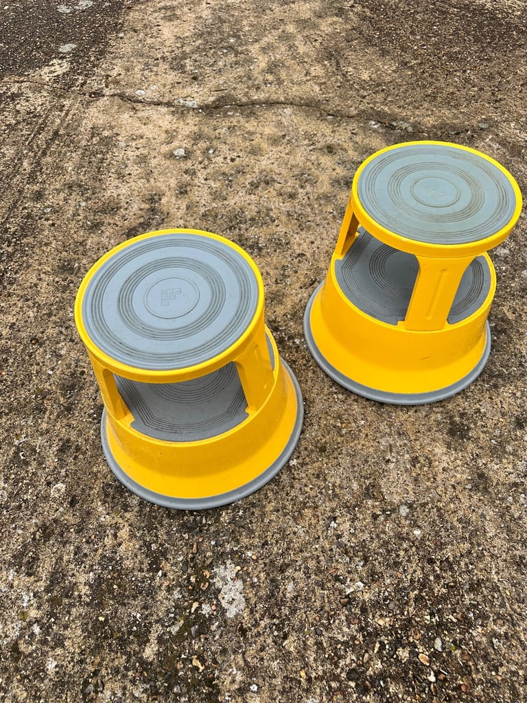 Steel Kick Step - Yellow. Shop, home , studio, pub, restaurant steps on wheels.