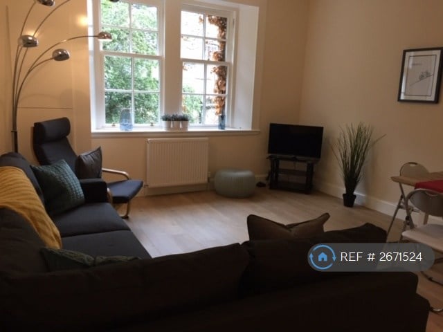 2 bedroom flat in Main Street, Balerno, EH14 (2 bed) (#2671524)