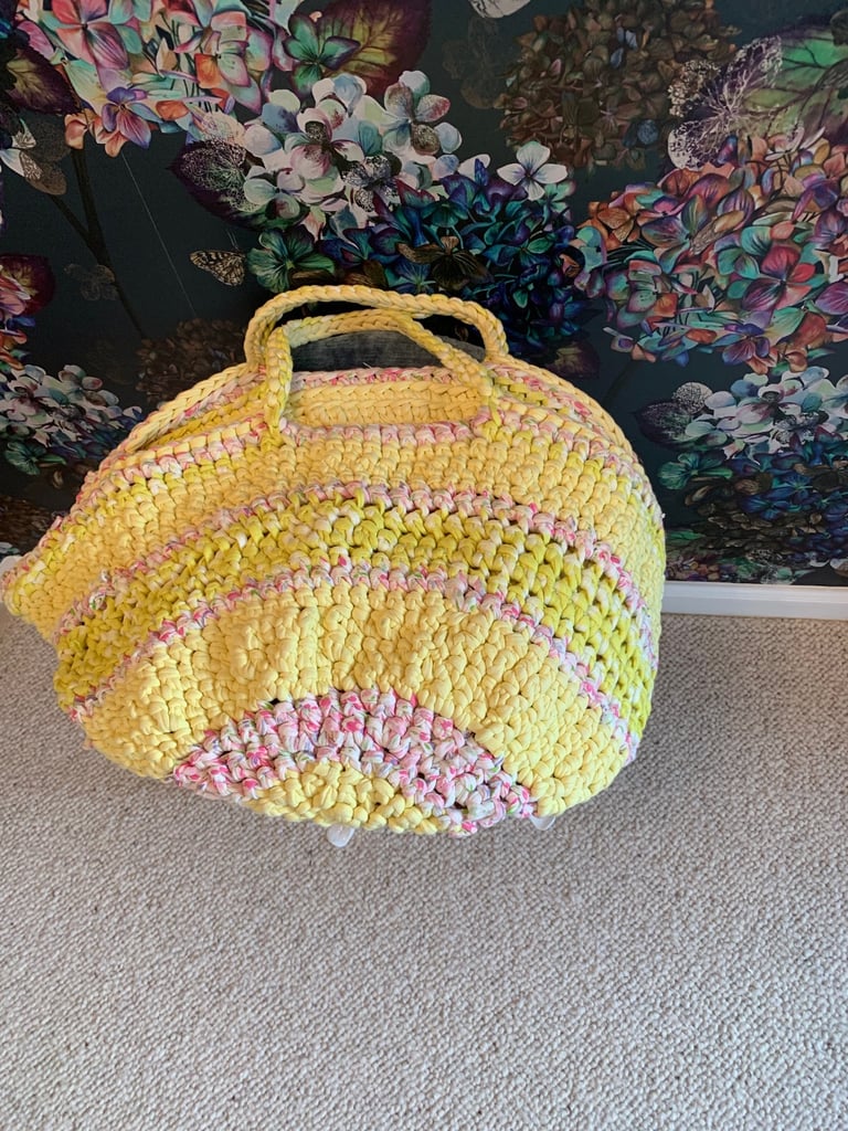 Lovely unusual little shopping bag 