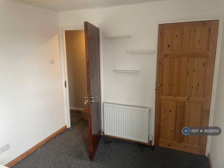 4 bedroom house in Canterbury Way, Stevenage, SG1 (4 bed) (#2629250)