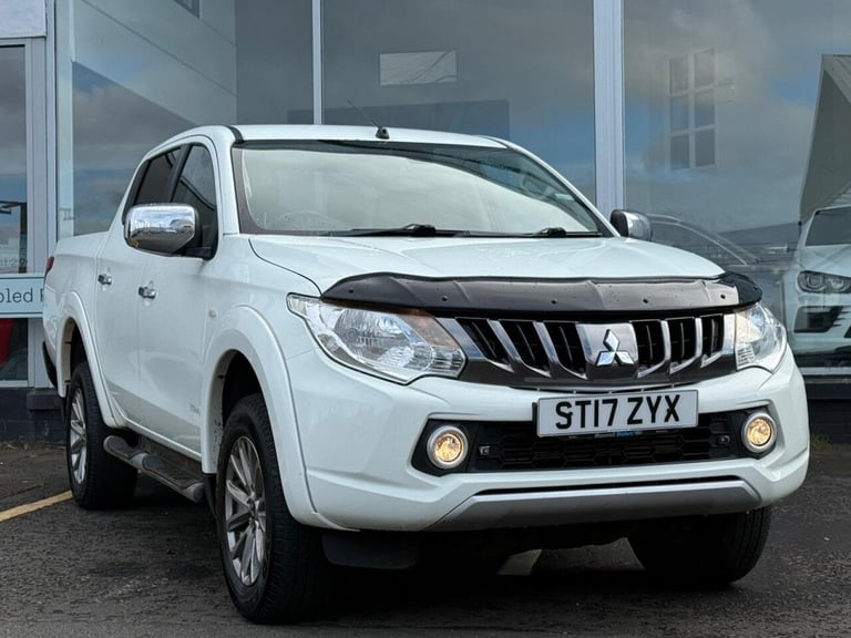2017 Mitsubishi L200 2.4 DI-D DC Titan Pickup Double Cab 4dr Diesel Manual 4WD Euro 6 (178 ps) Di...