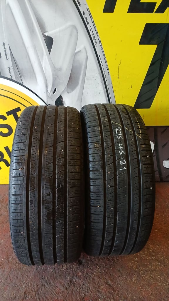 2x 275 45 21 Pireli Tyres