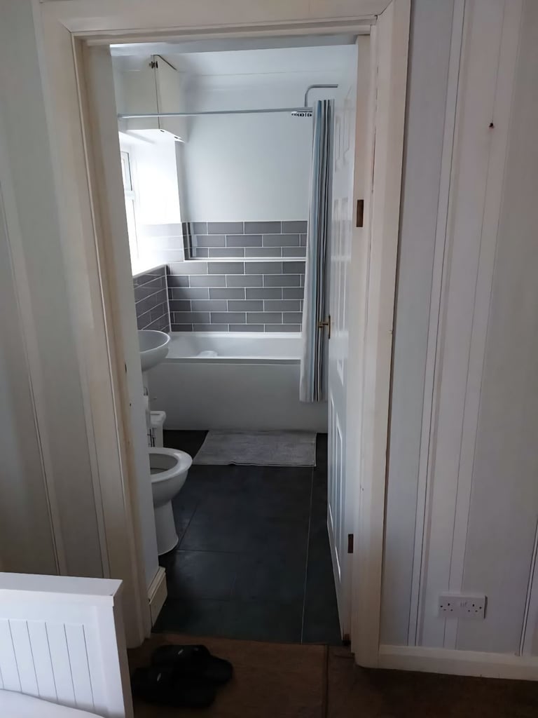 Double Room with ensuite bathroom 