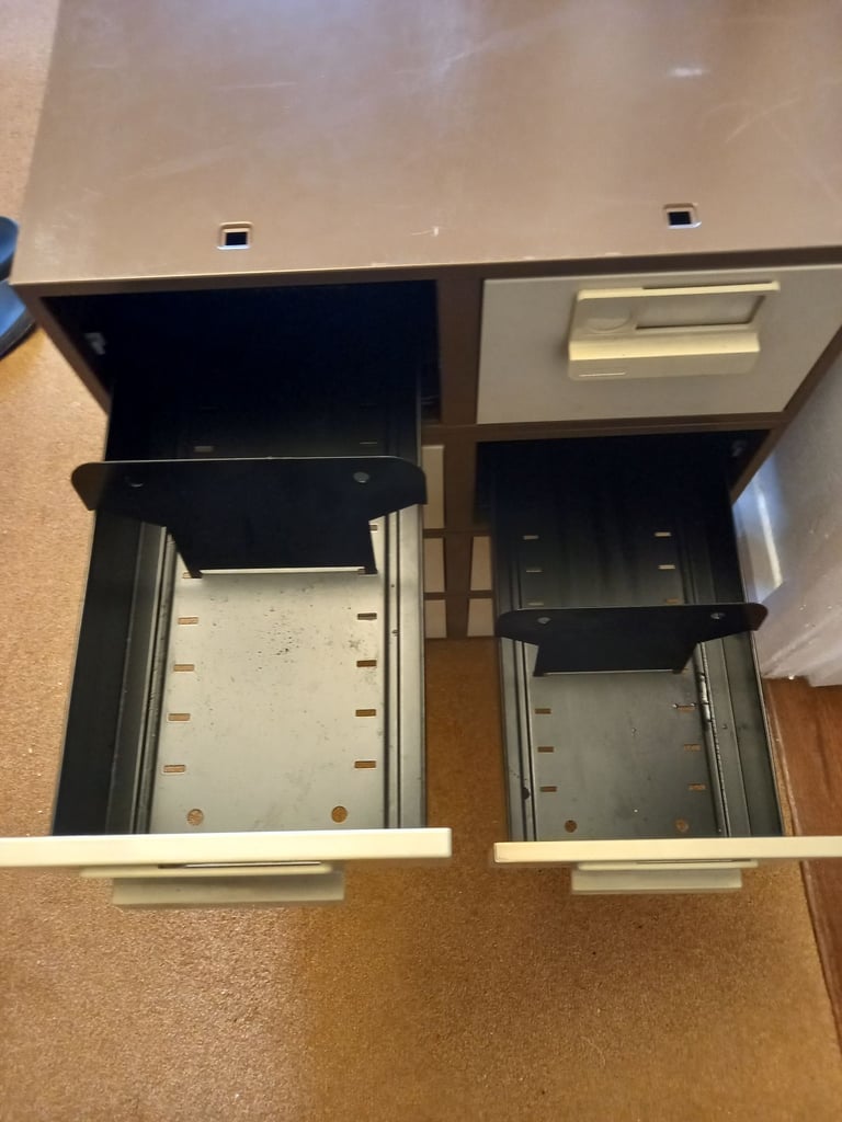 4 units metal cabinet