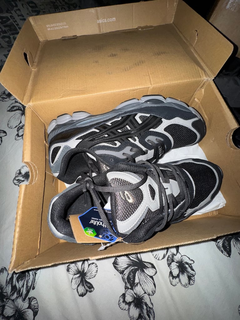 Asics trainers size 10 