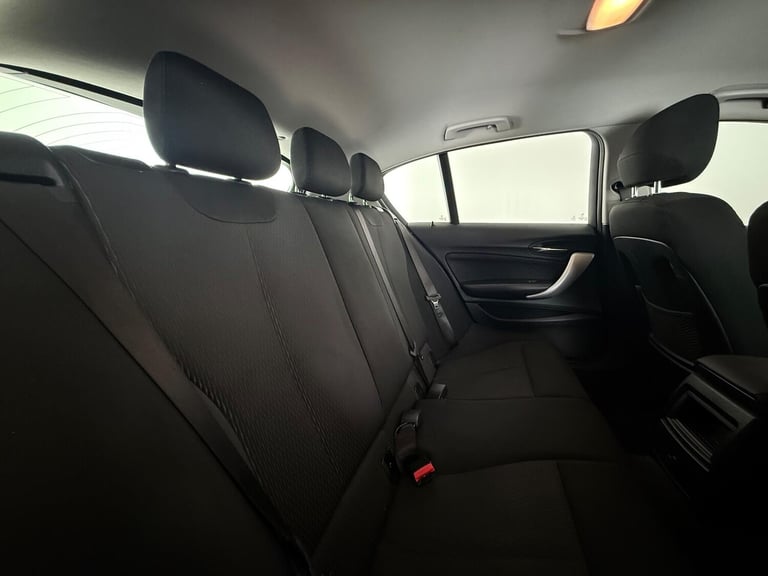 2018 BMW 1 Series 118i [1.5] SE 5dr [Nav/Servotronic] Step Auto HATCHBACK PETROL Automatic