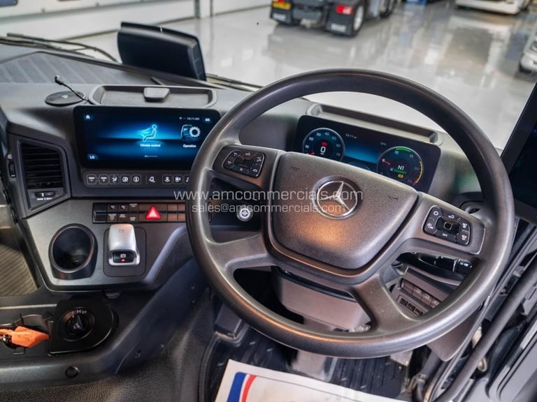 2021 (21) MERCEDES-BENZ AROCS 3240 8X4 TIPPER 32T