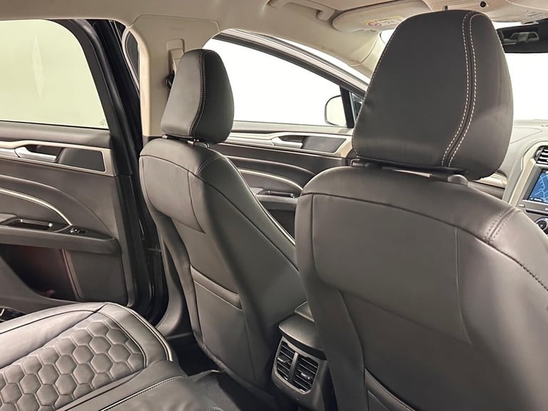 2018 Ford Mondeo 2.0 TDCi Vignale Hatchback 5dr Diesel Powershift Euro 6 (s/s) (180 ps) Hatchback...