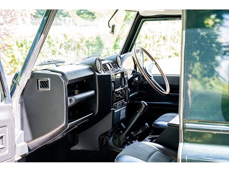 2013 Land Rover Defender 90 TDCi XS SUV Diesel Manual