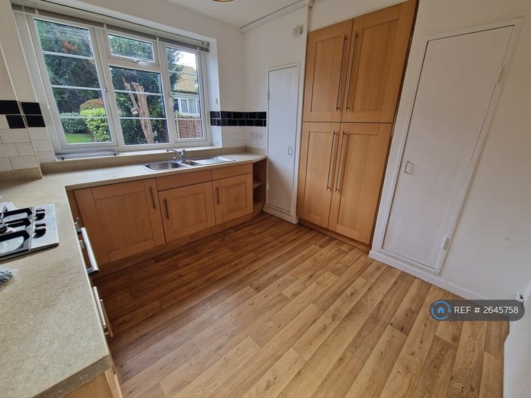 3 bedroom flat in Melford Court, London, SE22 (3 bed) (#2645758)