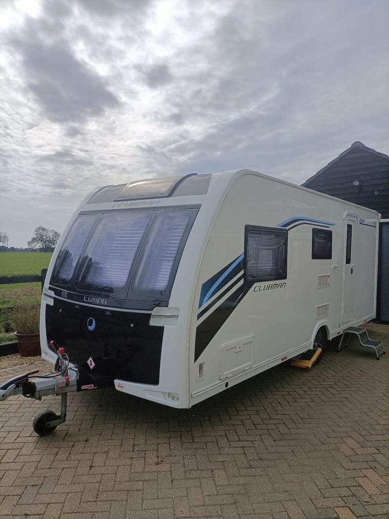 Touring caravans for sale 2017 Lunar Clubman ES 4 birt