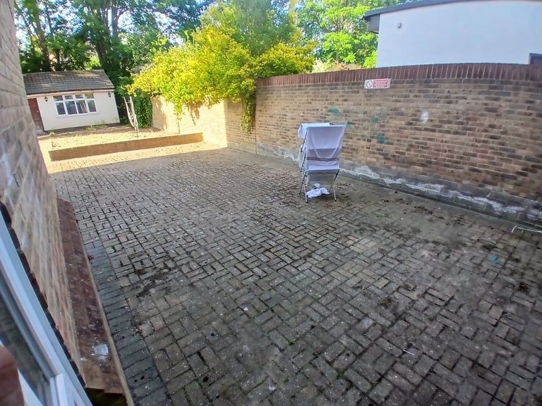 Ground Floor Double Room With ALL BILLS INCLUDED Next to Norbury Station