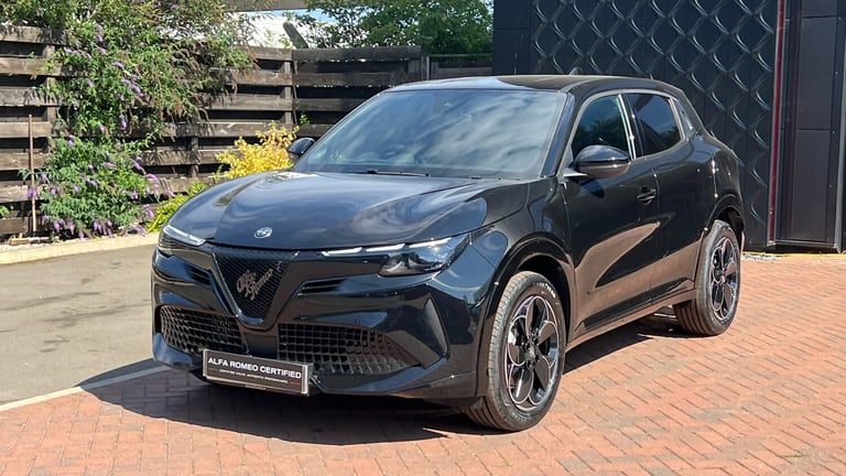 2025 Alfa Romeo Junior 1.2 MHEV Ibrida SUV 5dr Petrol Hybrid e-DCT Euro 6 (s/s) (136 ps) SUV Hybr...