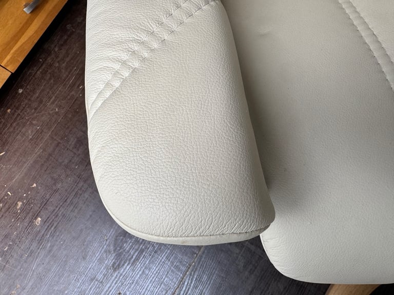 Ekornes Stressless Cream Leather Chair reclining & Footstool Possible Delivery 