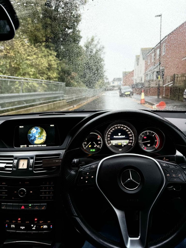 Mercedes-Benz, E CLASS, Saloon, 2015, Semi-Auto, 2143 (cc), 4 doors